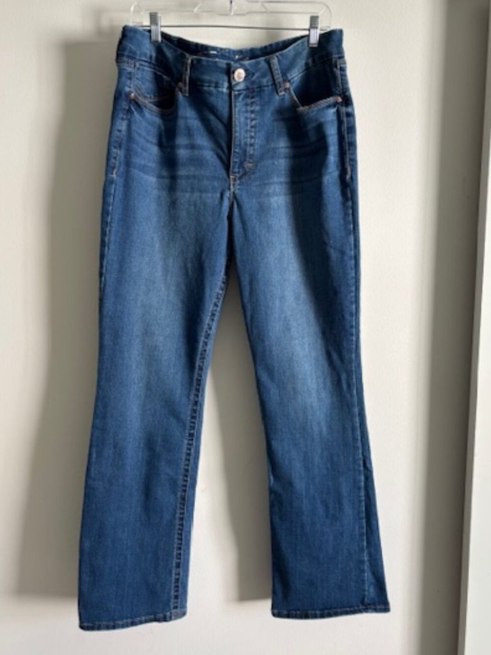 Seven7  Tummy Less Bootcut Jeans sized 16